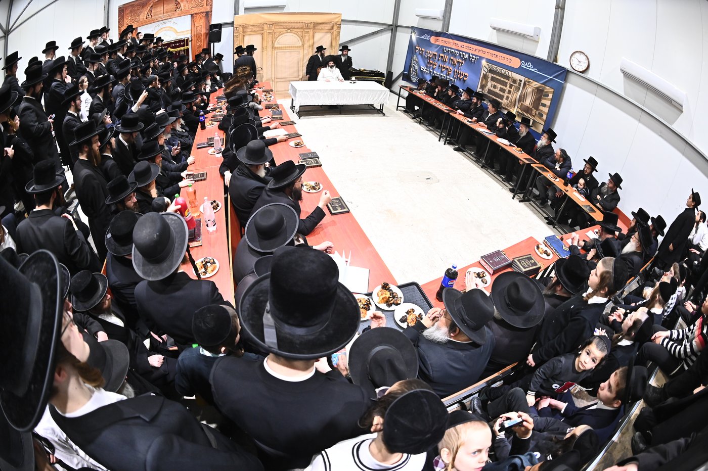 זאת חנוכה בחצה"ק זוטשקה