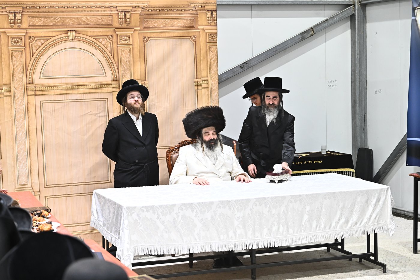 זאת חנוכה בחצה"ק זוטשקה