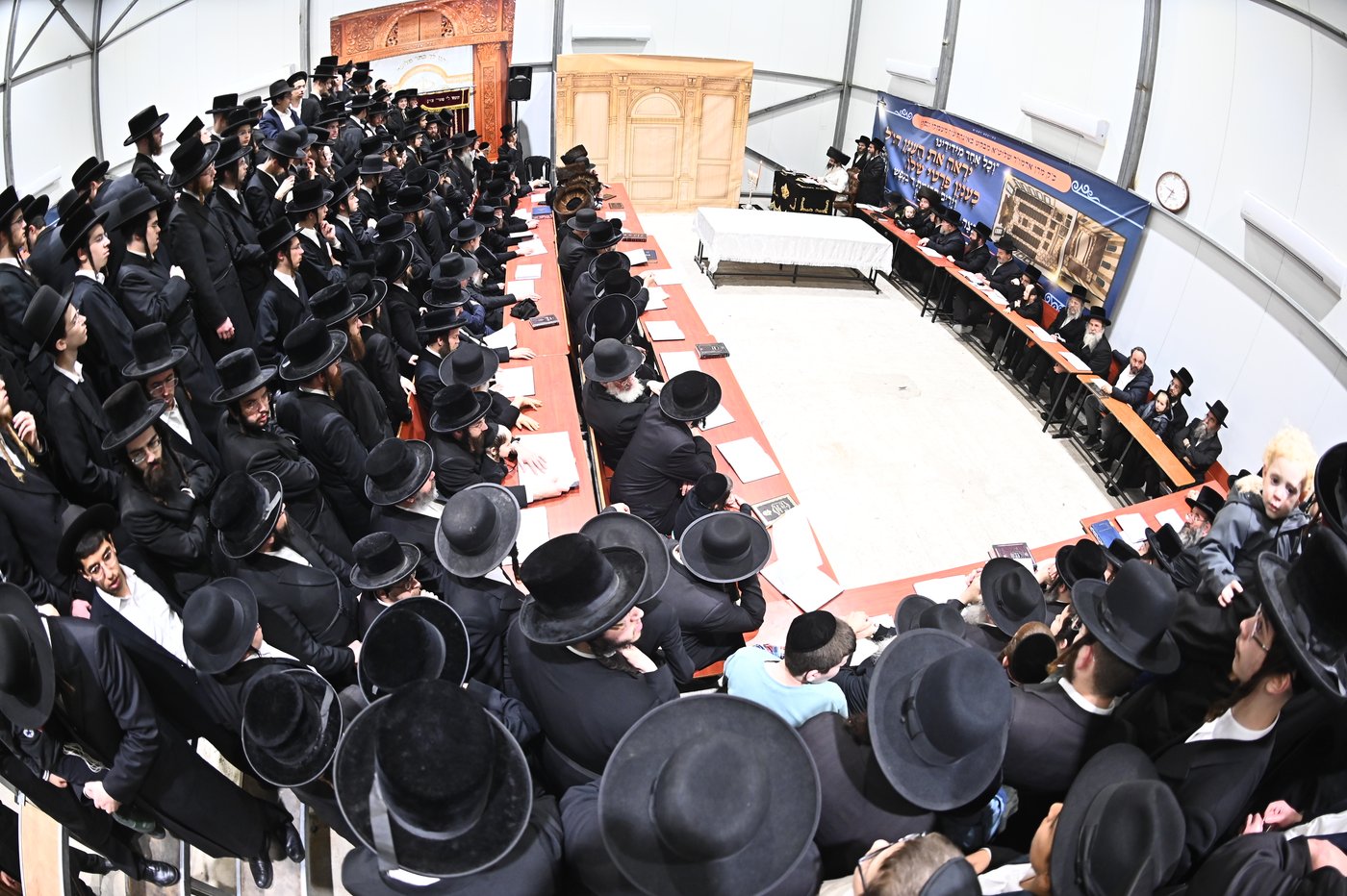 זאת חנוכה בחצה"ק זוטשקה