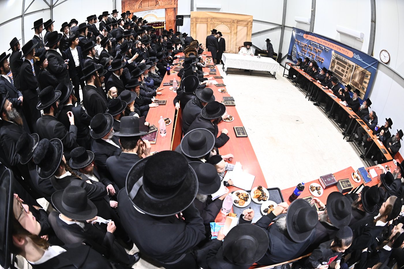 זאת חנוכה בחצה"ק זוטשקה