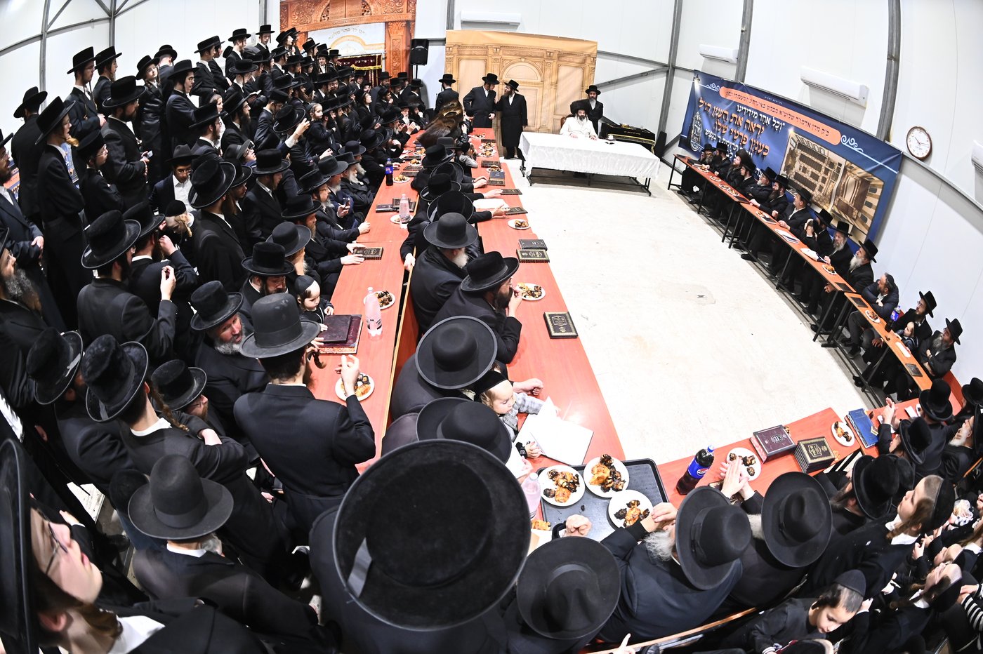 זאת חנוכה בחצה"ק זוטשקה