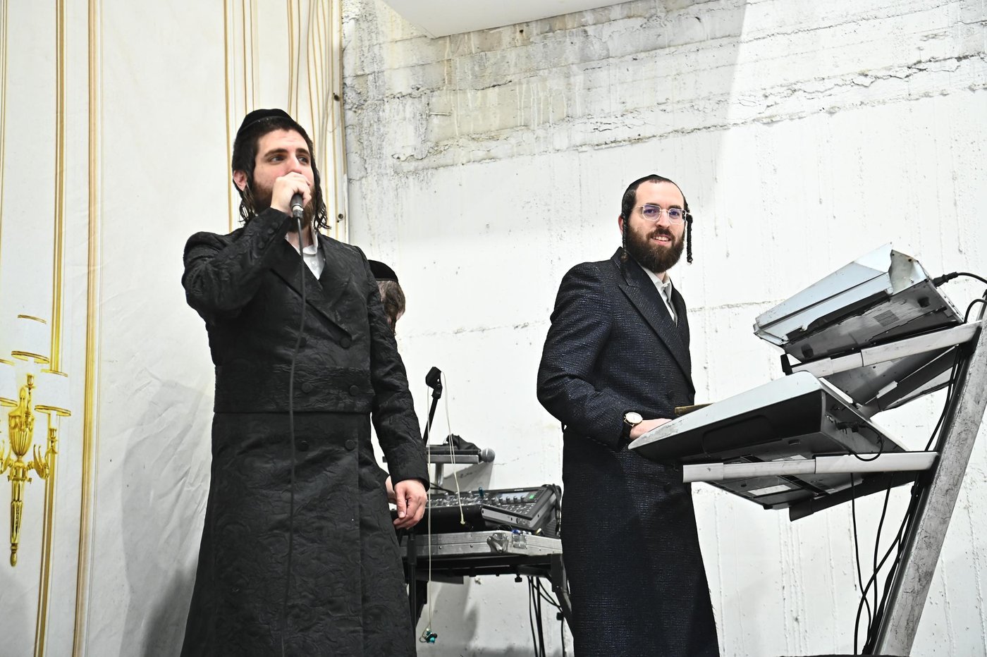 מסיבת חנוכה בישיבת פוניבז'