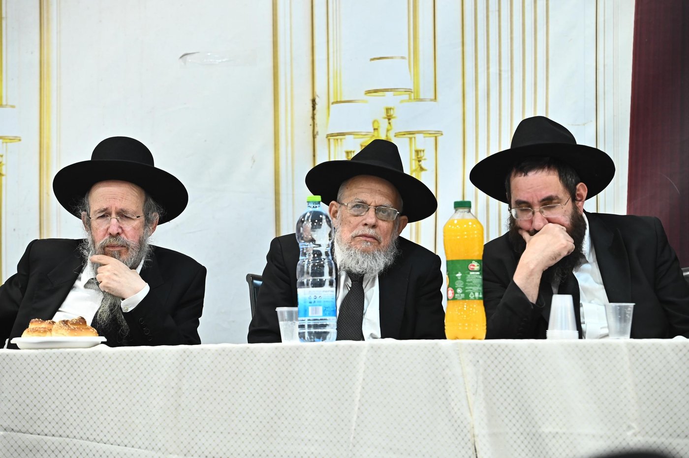 מסיבת חנוכה בישיבת פוניבז'