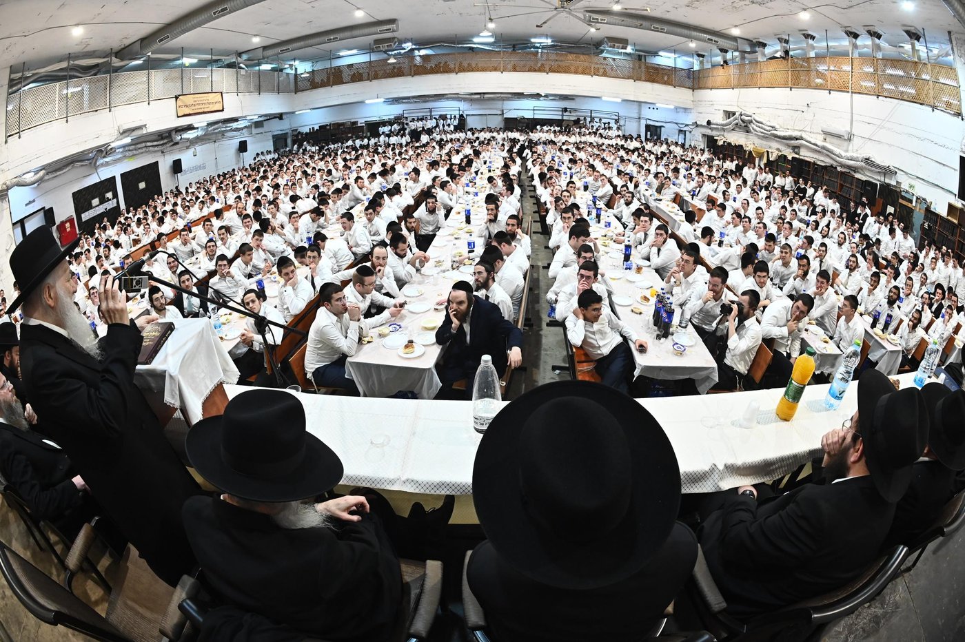 מסיבת חנוכה בישיבת פוניבז'