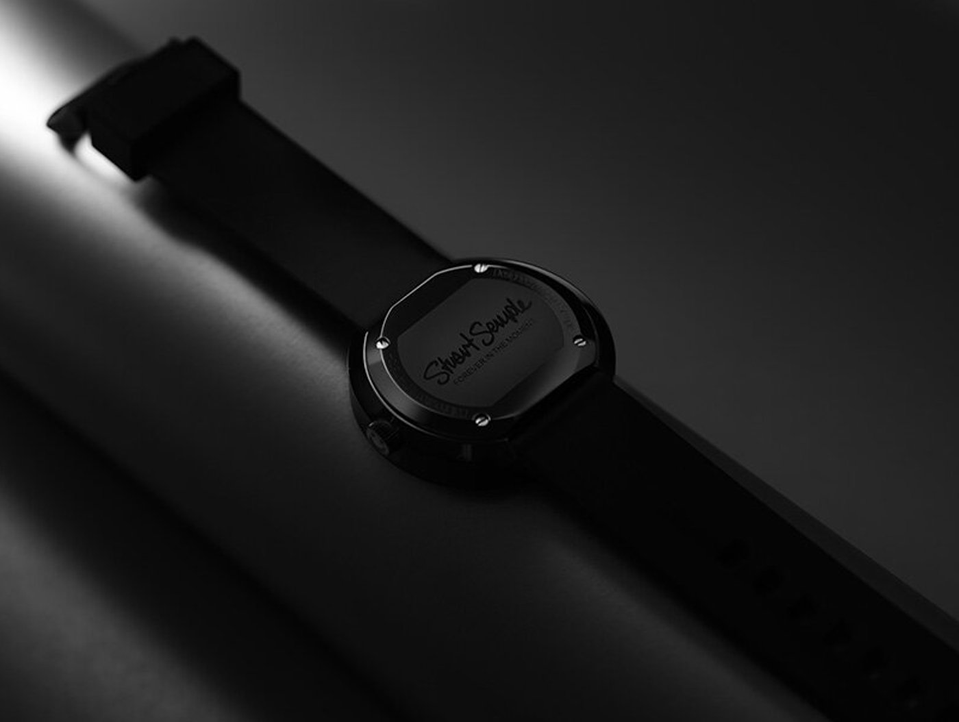 אפשרות נוספת לגב אטום עם חתימה של האמן