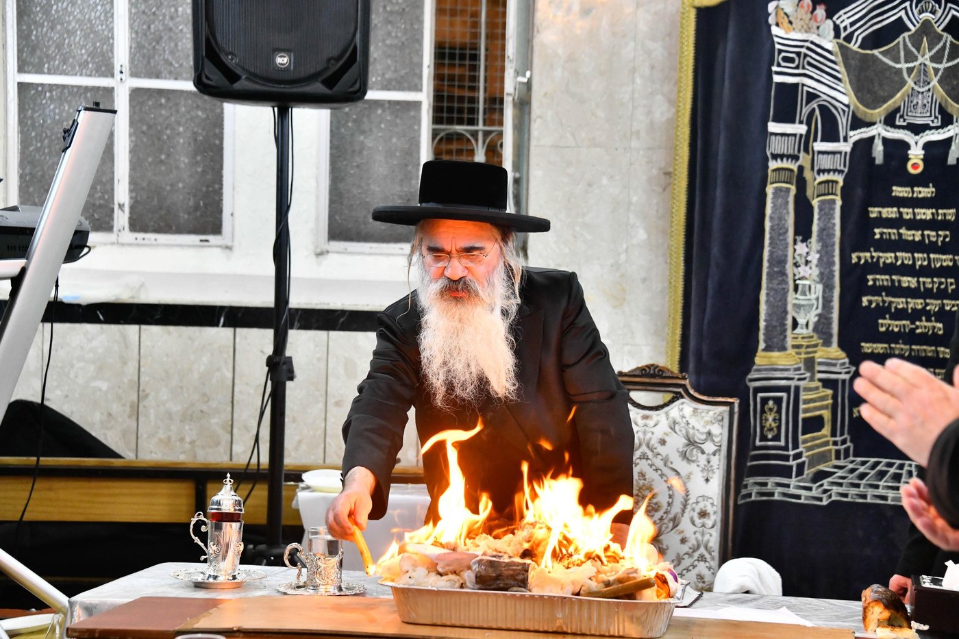 זאת חנוכה בחצה"ק לעלוב ירושלים