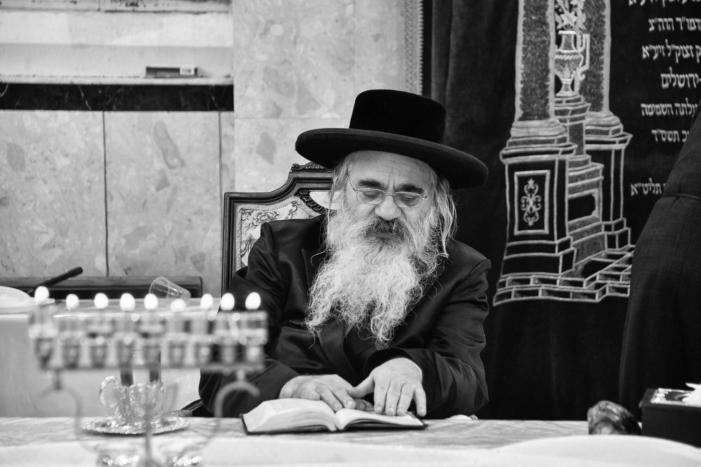 זאת חנוכה בחצה"ק לעלוב ירושלים