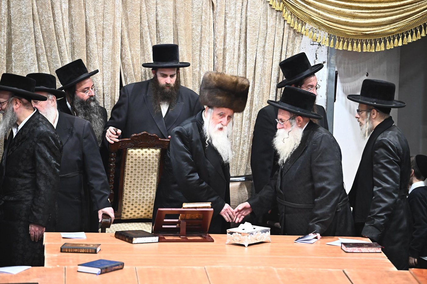 זאת חנוכה בחצה"ק מכנובקא בעלזא