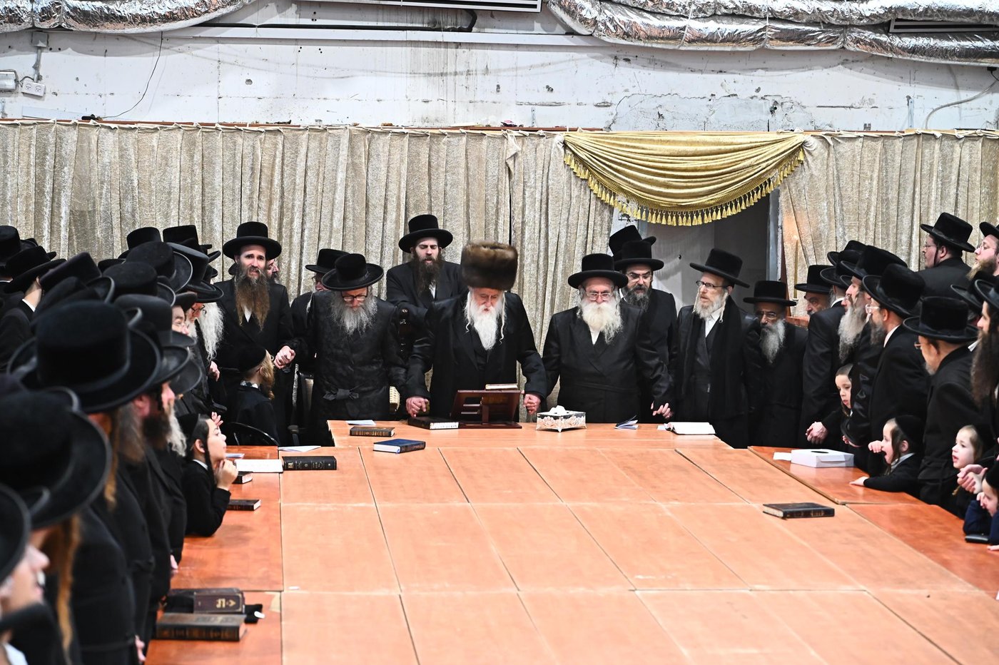 זאת חנוכה בחצה"ק מכנובקא בעלזא