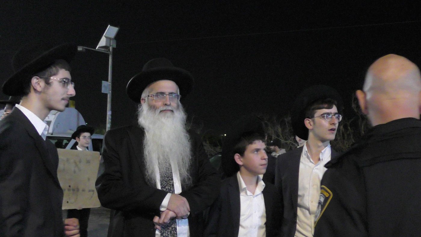 עצרת התפילה של 'כסא רחמים' מול שערי כלא 10