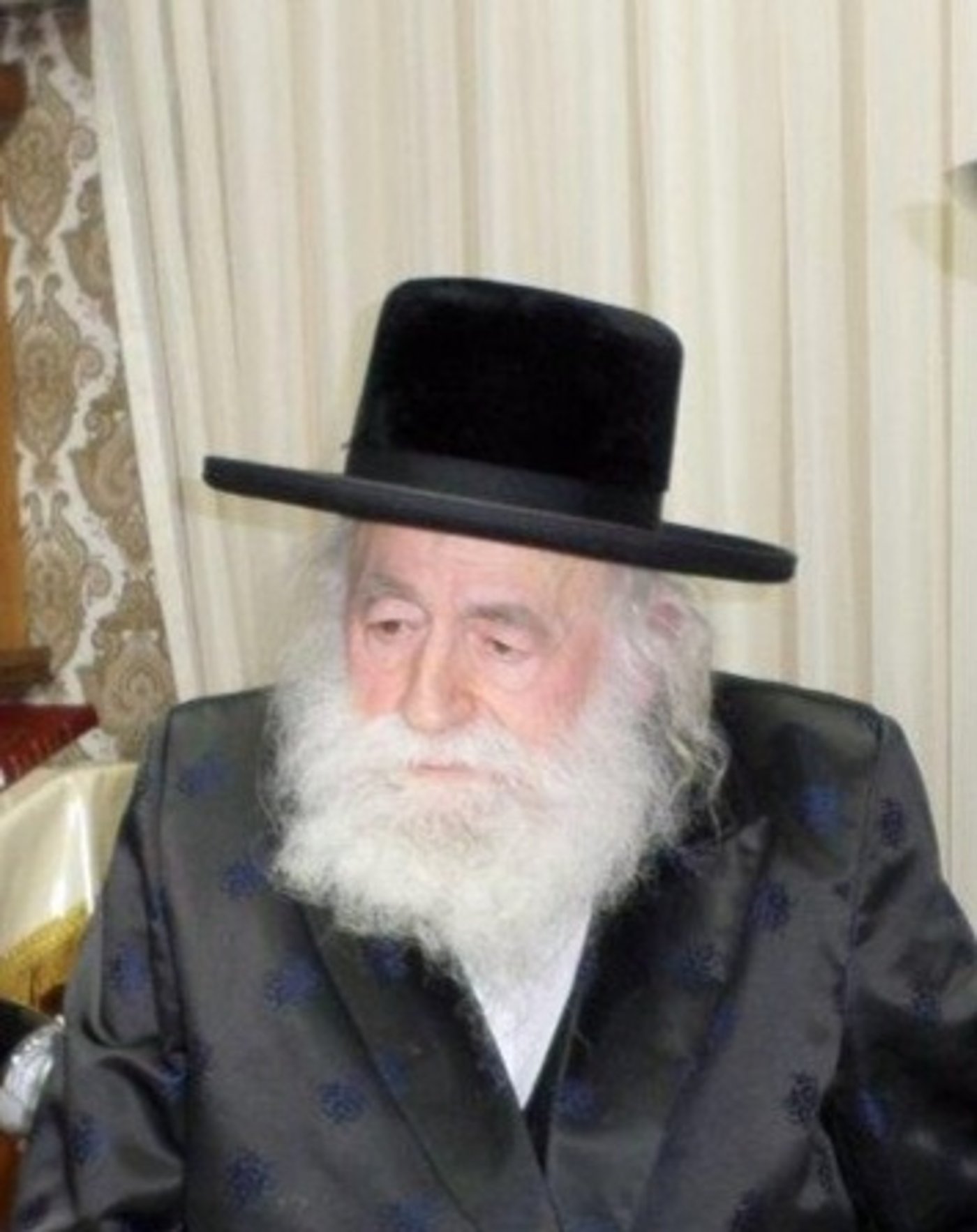 הגה"צ רבי אברהם צבי בעק זצ"ל