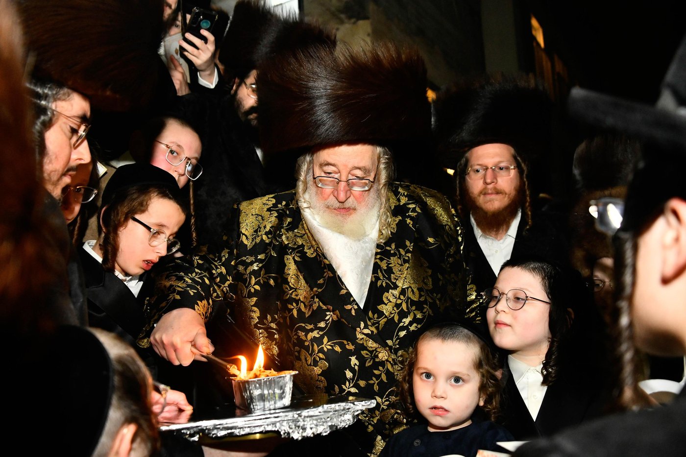 האדמו"ר מספינקא בשריפת הפתילות