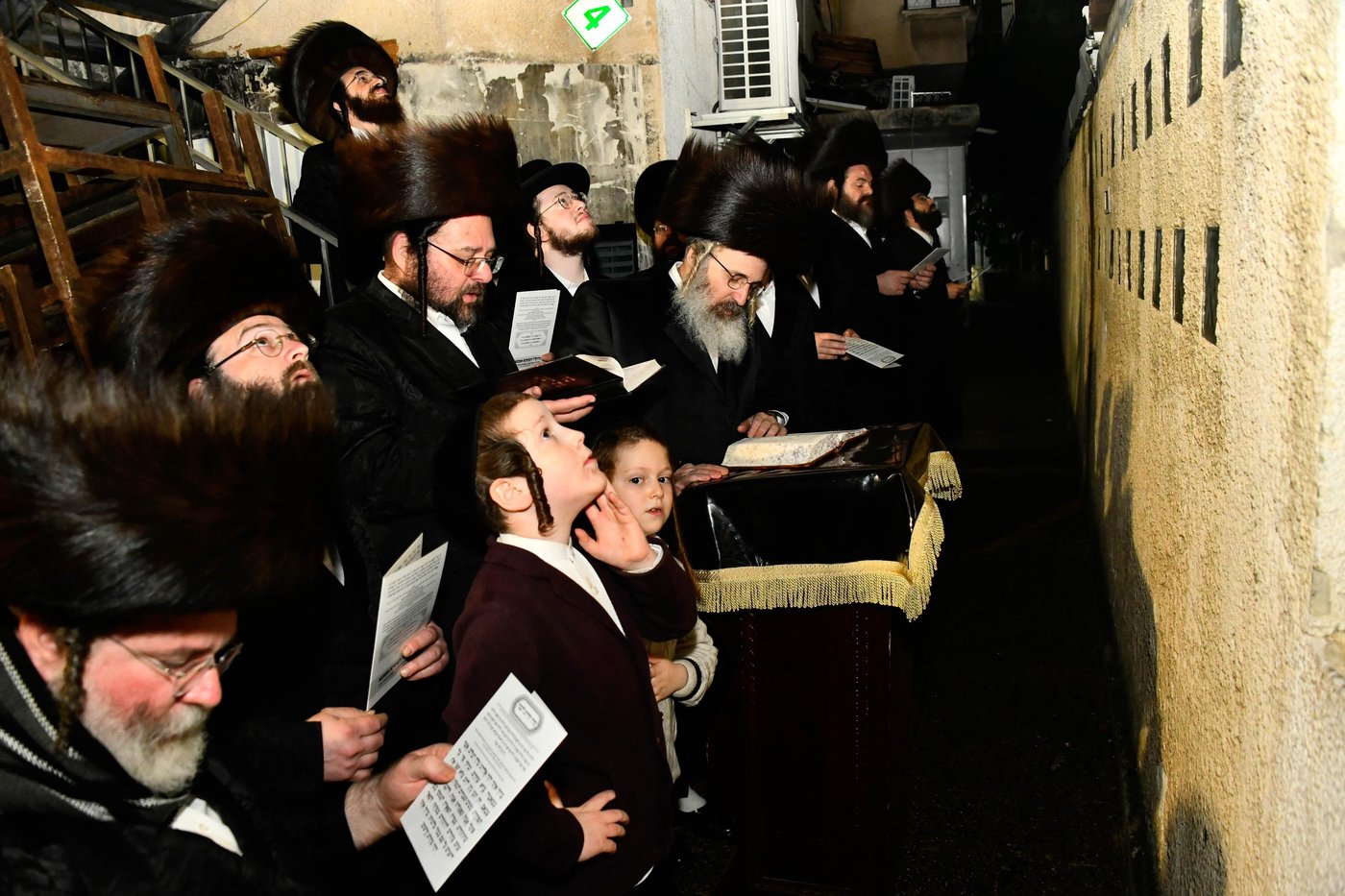 קידוש לבנה בזוטשקא אמסנא