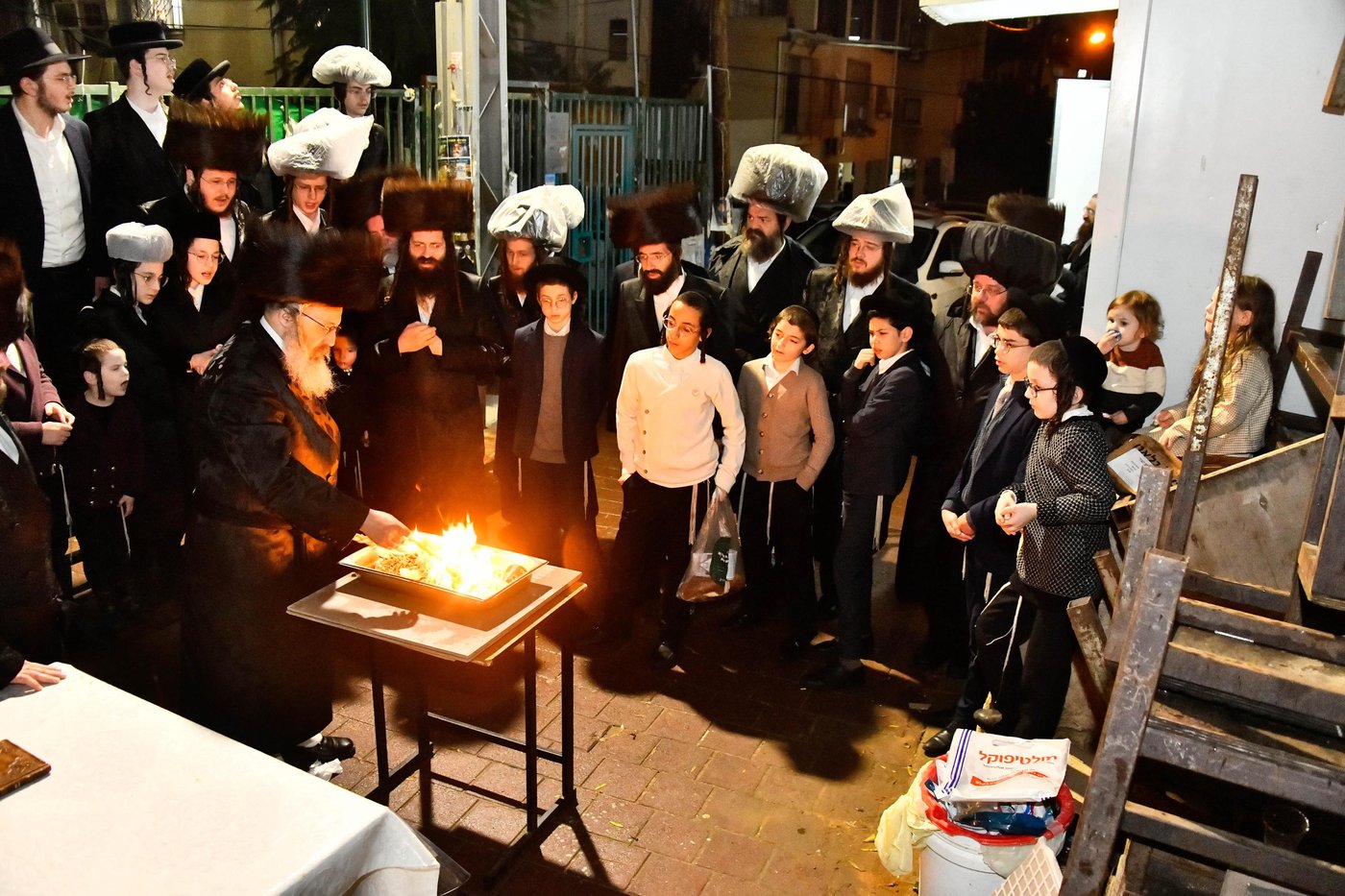 שריפת הפתילות בזוטשקא אמסנא