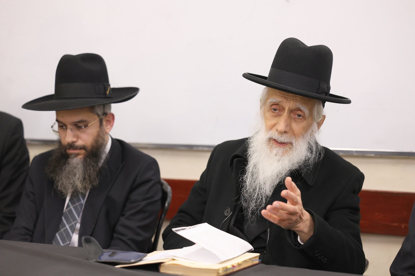 מעמד היסוד לישיבה בבית שמש ע"י הגאון רבי יהודה כהן