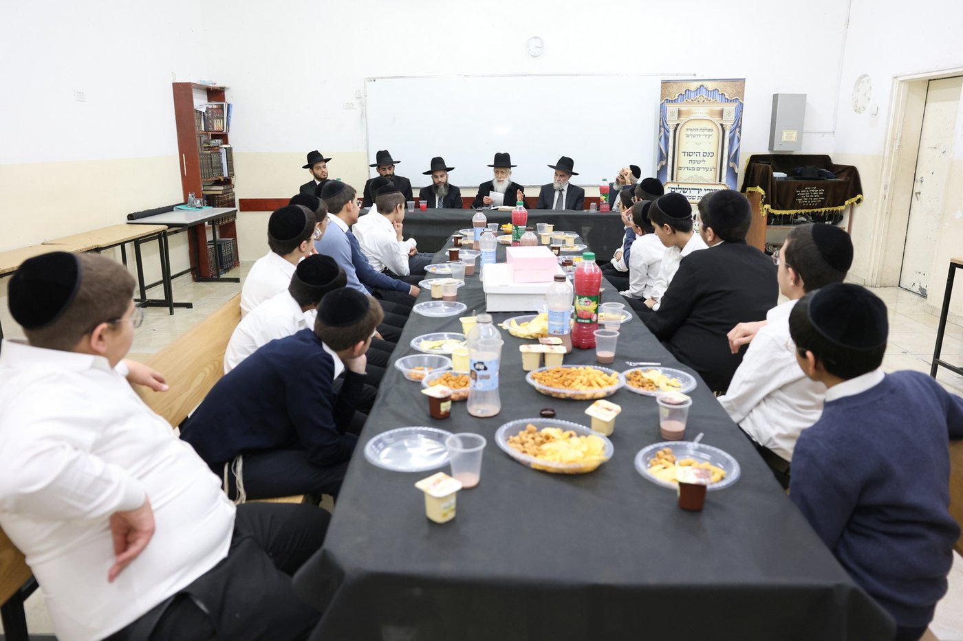 מעמד היסוד לישיבה בבית שמש ע"י הגאון רבי יהודה כהן