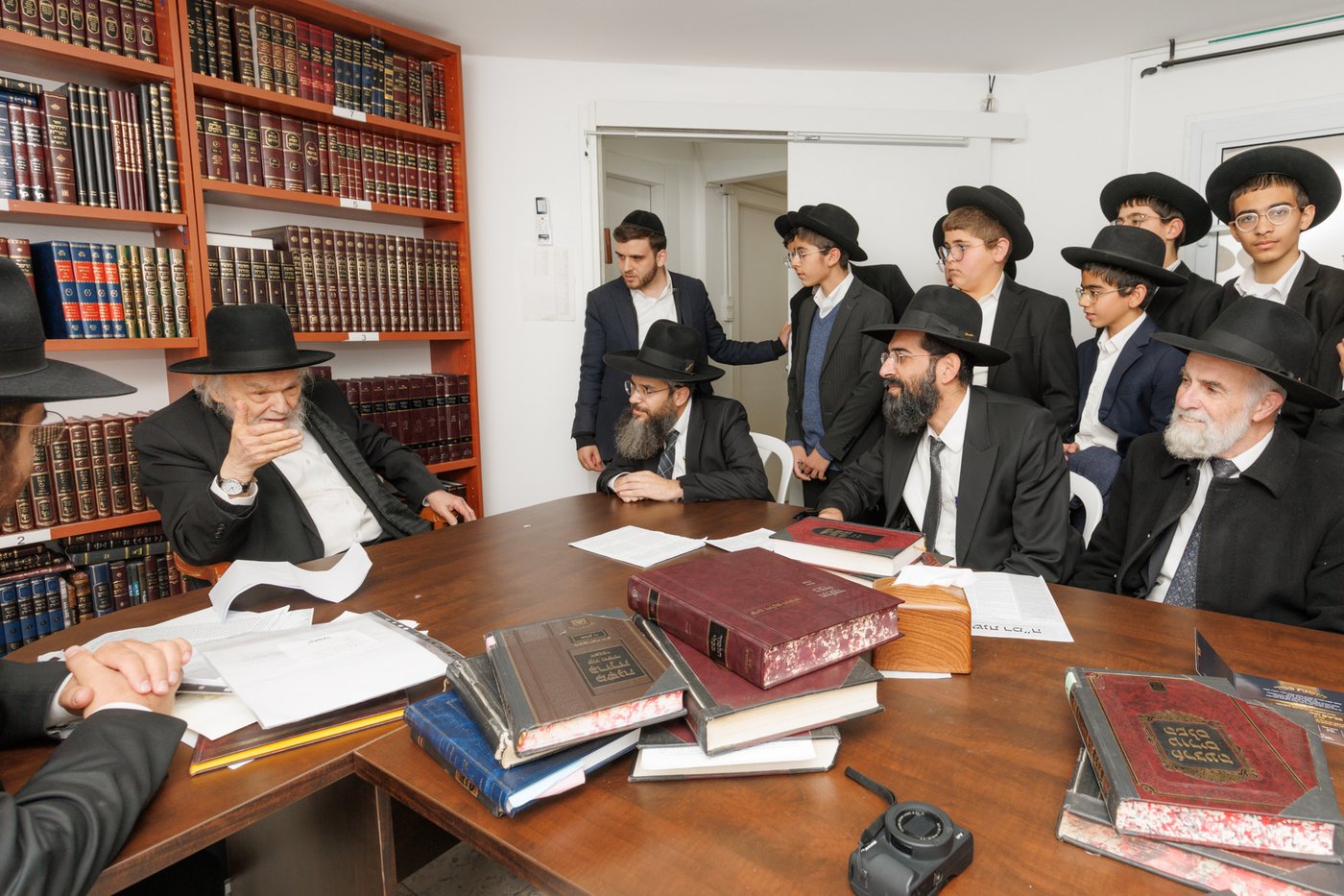 התלמידים אצל הגרמ"ה הירש