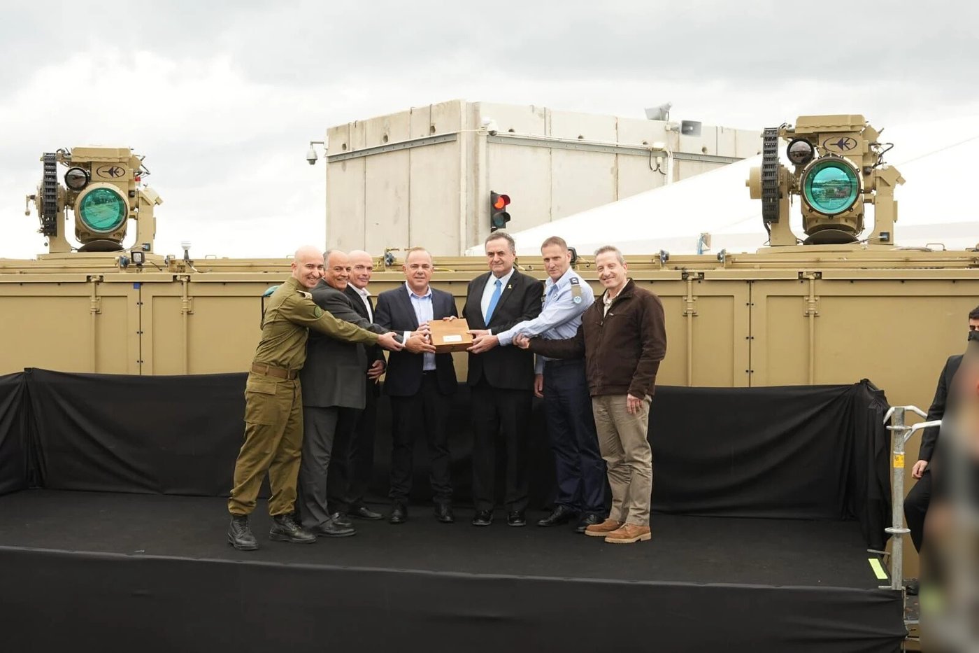 מסירת מערכת הלייזר