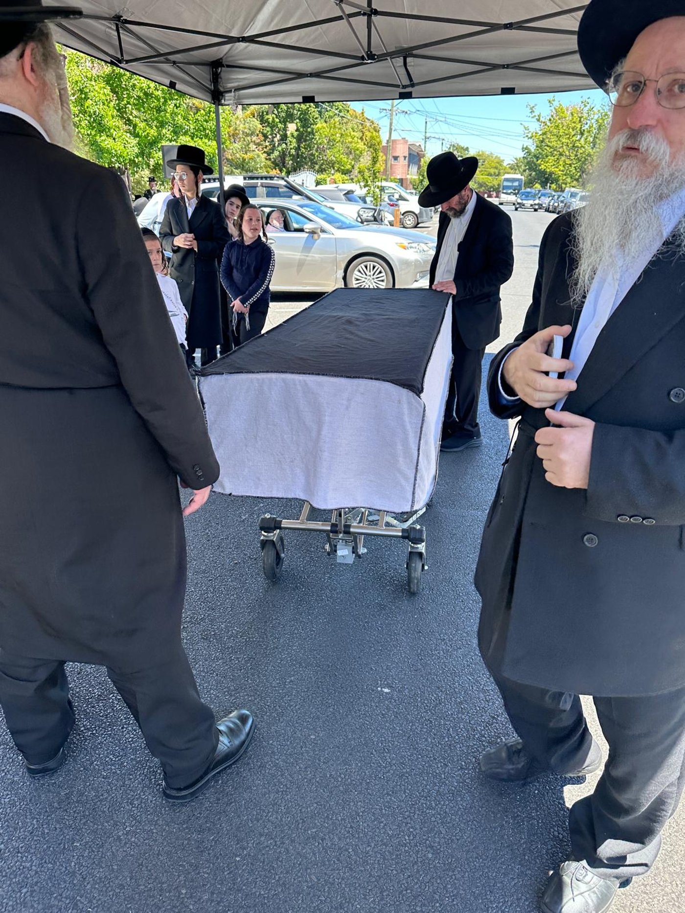 הלוויית הרבנית בעק ע"ה באוסטרליה