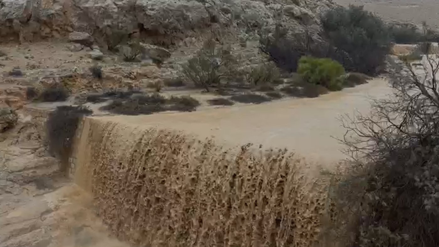 כבישים רבים בדרום נסגרו בעקבות מזג האוויר הסוער: הרשימה המלאה