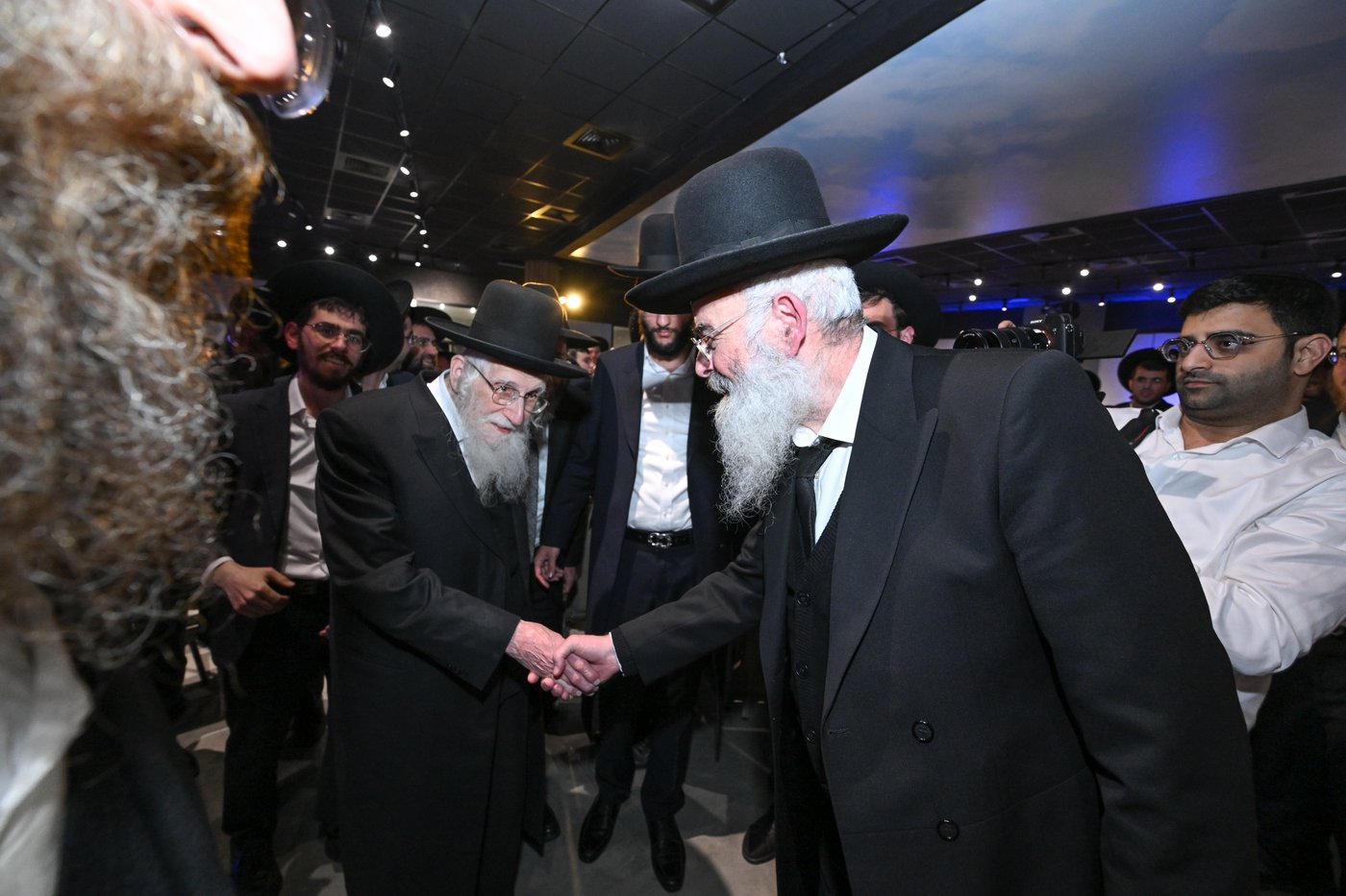 הגאון רבי עזריאל אויערבאך בהופעתו למעמד