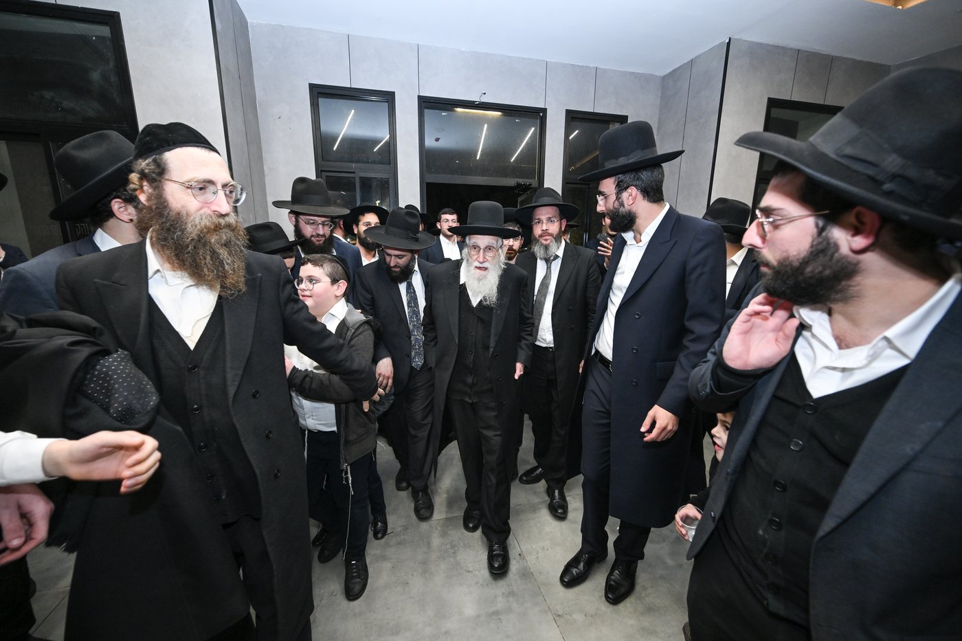 הגאון רבי עזריאל אויערבאך בהופעתו למעמד