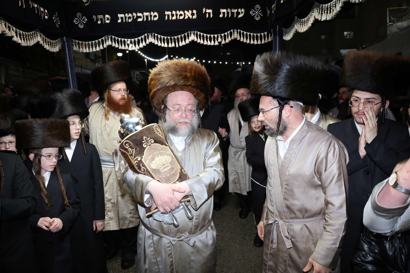 הכנסת ס"ת לביהמ"ד דקהל חסידי ירושלים בבית שמש