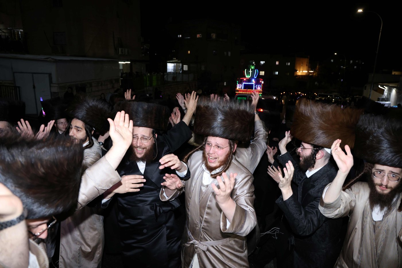 הכנסת ס"ת לביהמ"ד דקהל חסידי ירושלים בבית שמש