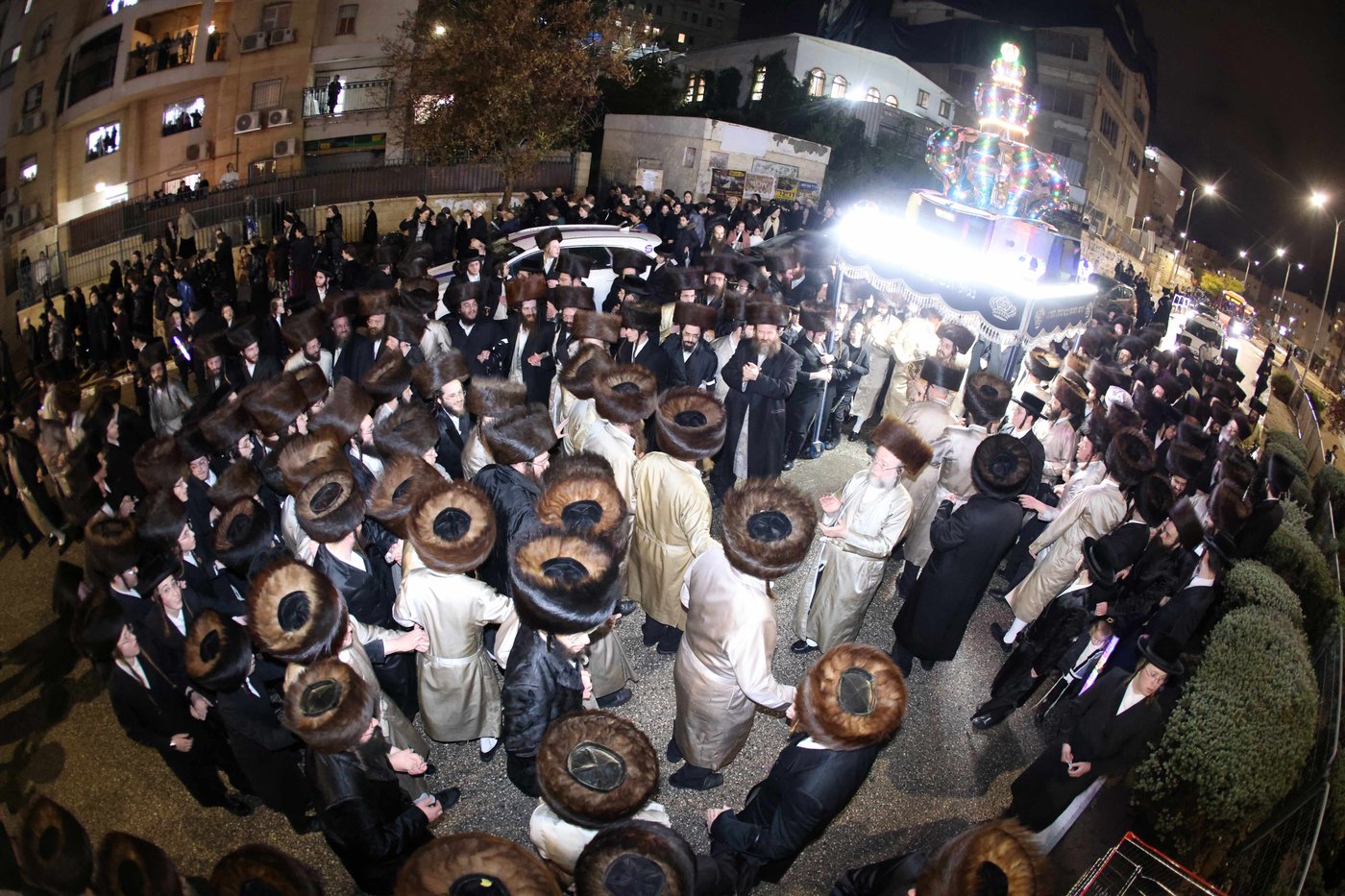 הכנסת ס"ת לביהמ"ד דקהל חסידי ירושלים בבית שמש