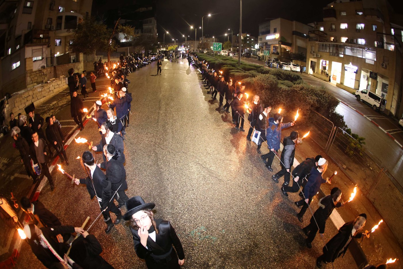 הכנסת ס"ת לביהמ"ד דקהל חסידי ירושלים בבית שמש