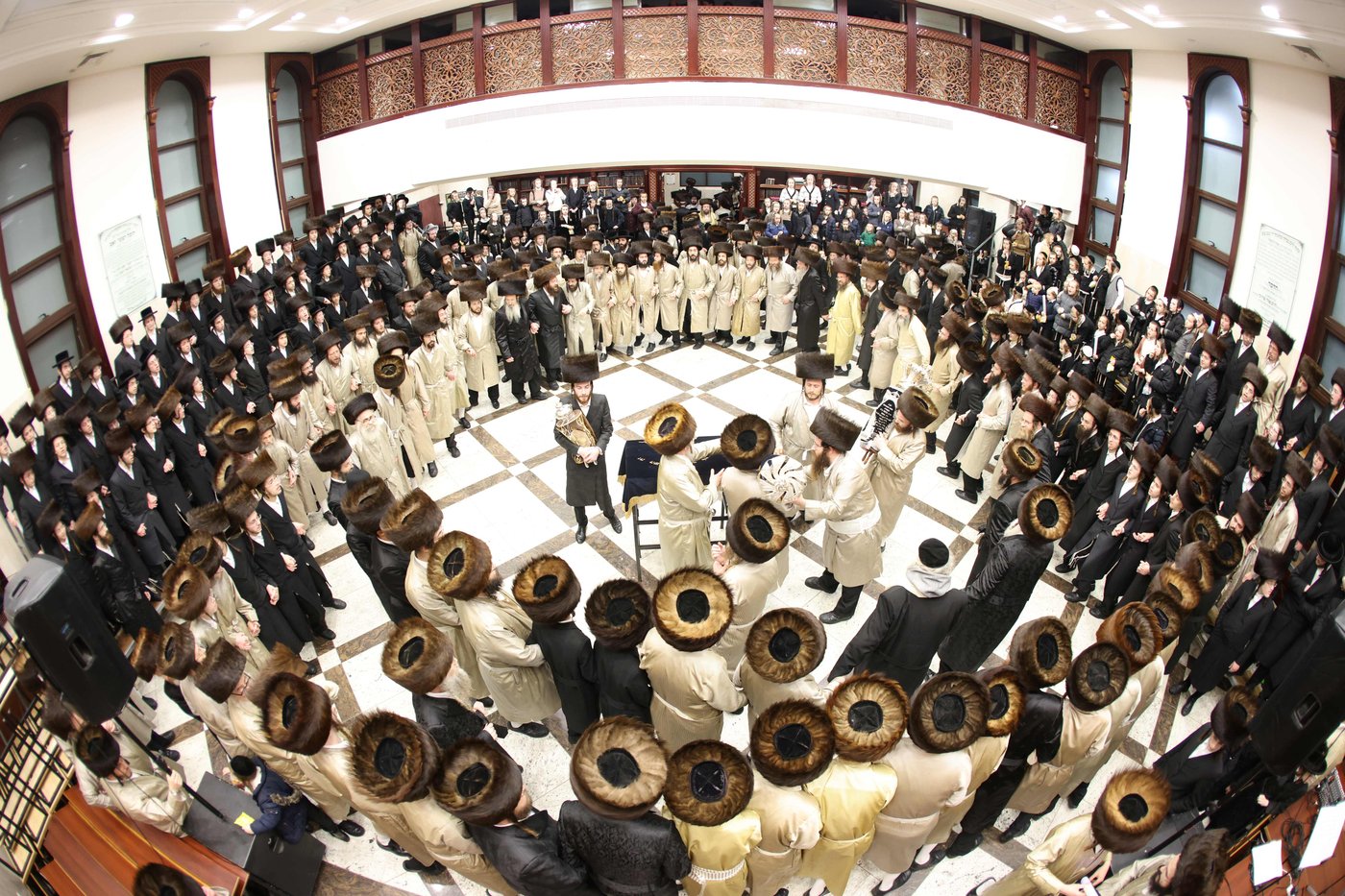 הכנסת ס"ת לביהמ"ד דקהל חסידי ירושלים בבית שמש