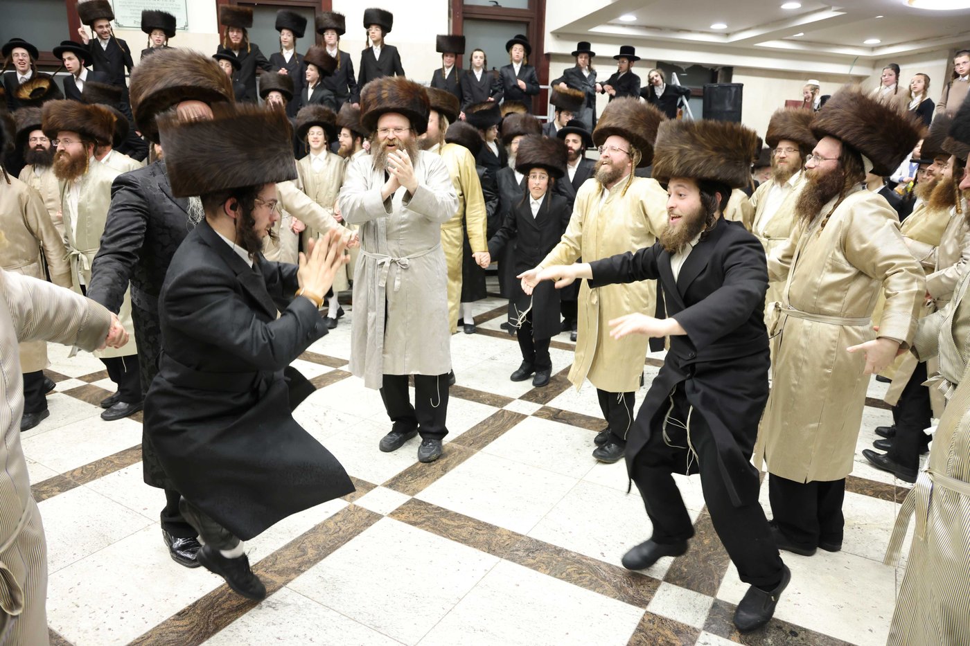 הכנסת ס"ת לביהמ"ד דקהל חסידי ירושלים בבית שמש