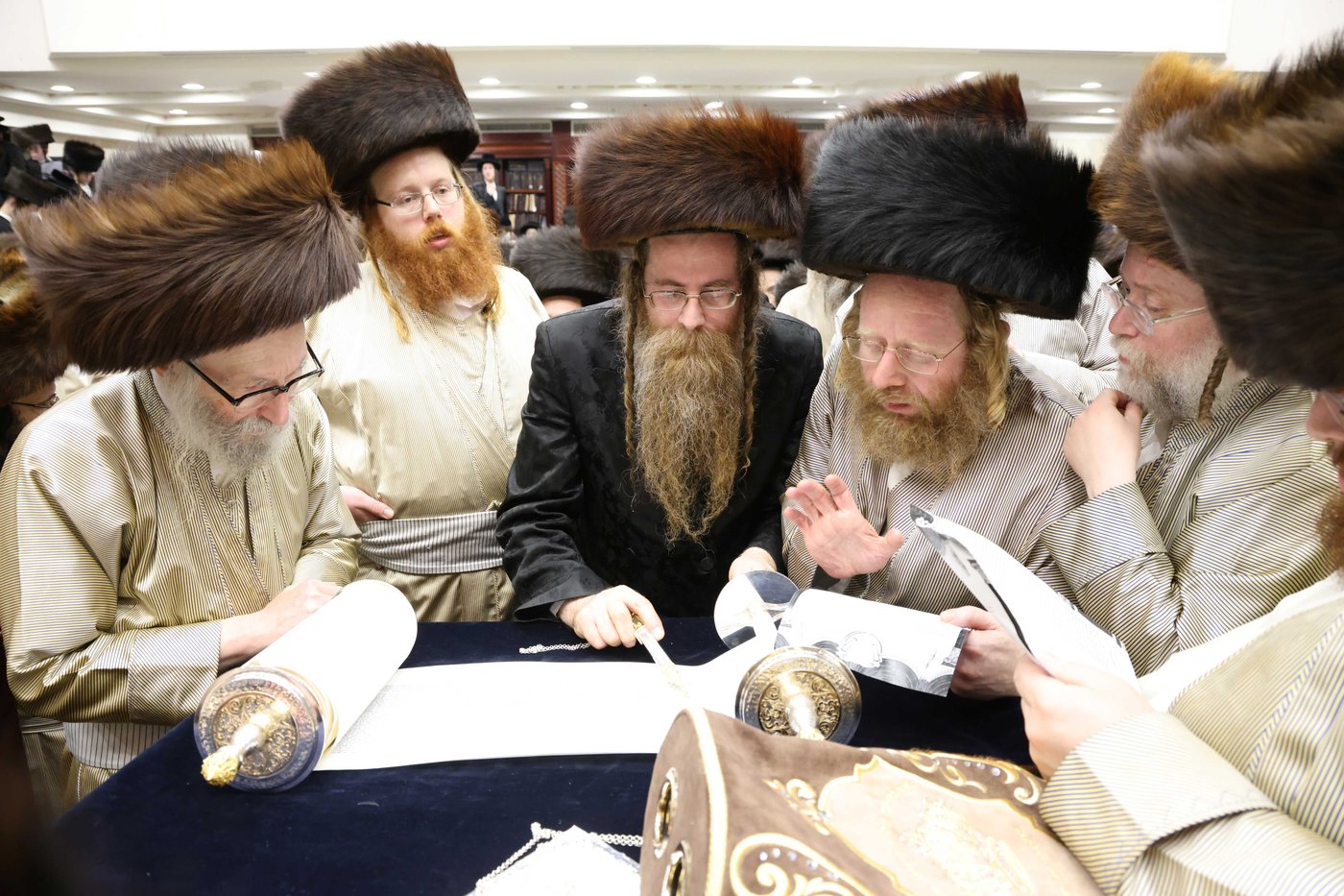 הכנסת ס"ת לביהמ"ד דקהל חסידי ירושלים בבית שמש