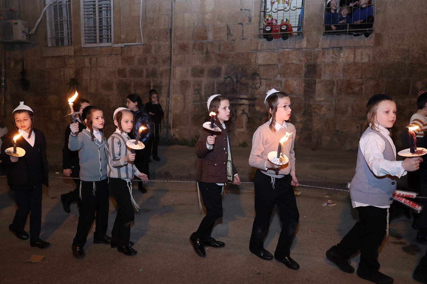 הכנסת ספר תורה בתולדות אברהם יצחק