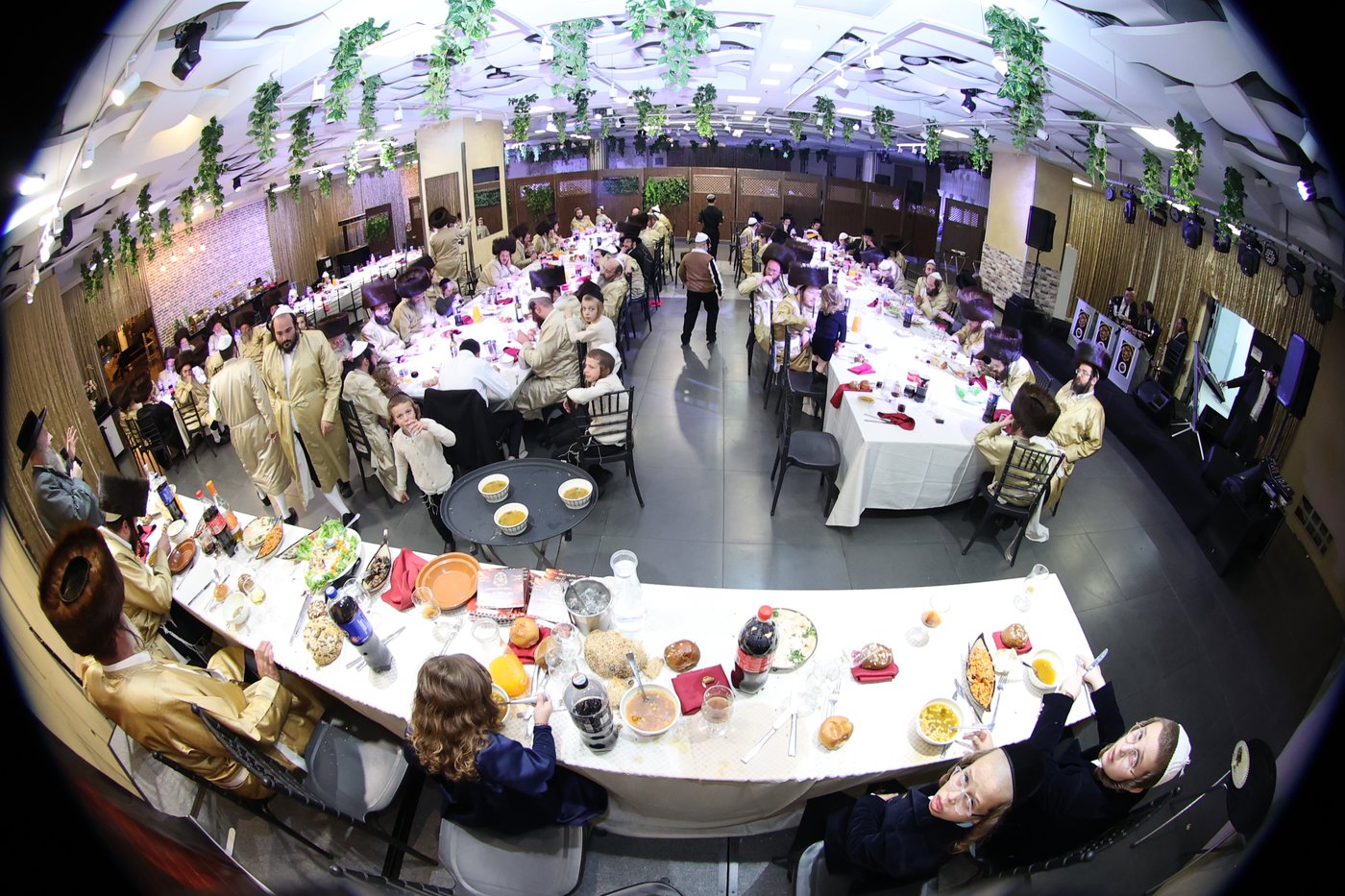 הכנסת ספר תורה בתולדות אברהם יצחק