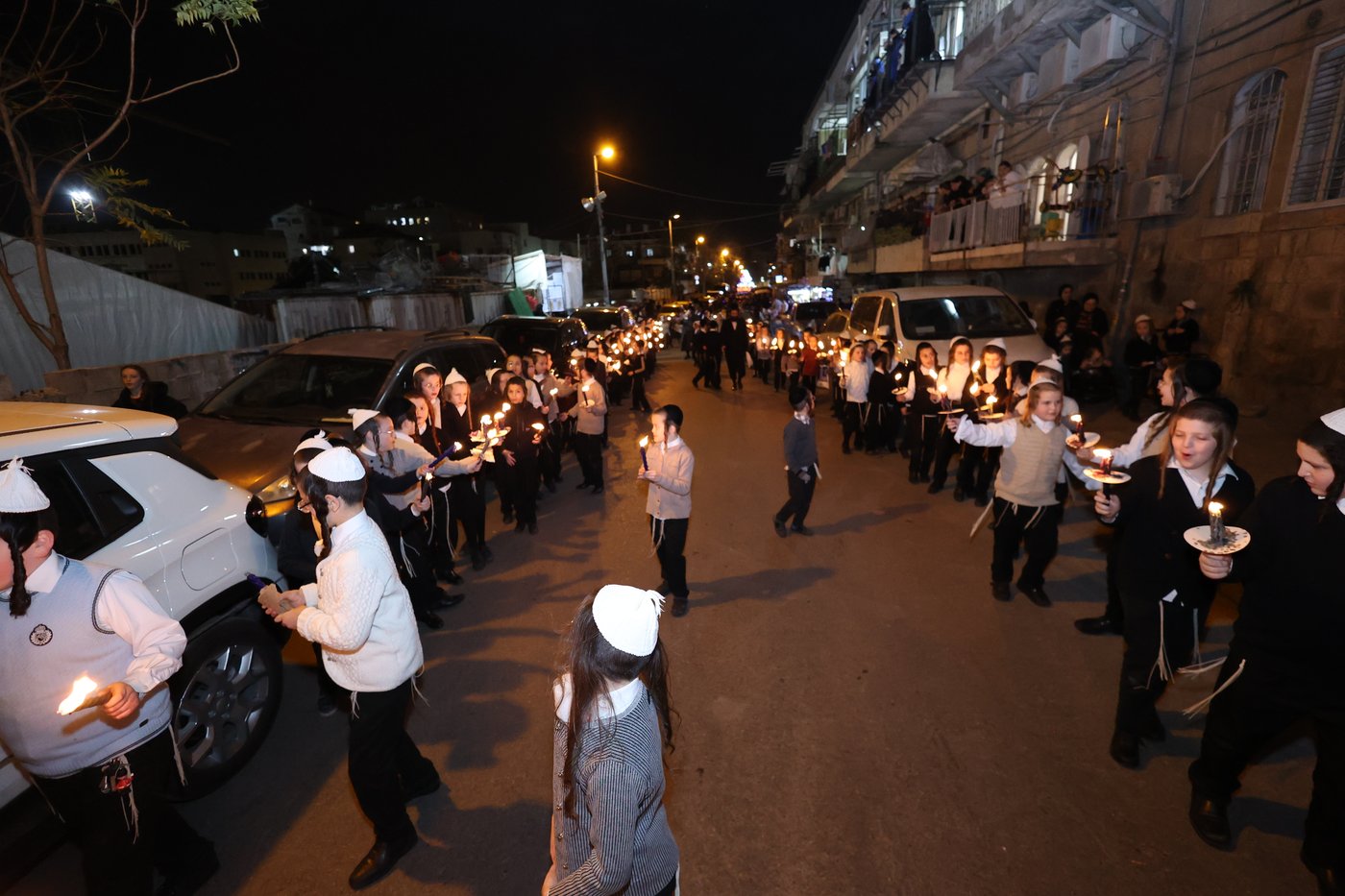 הכנסת ספר תורה בתולדות אברהם יצחק