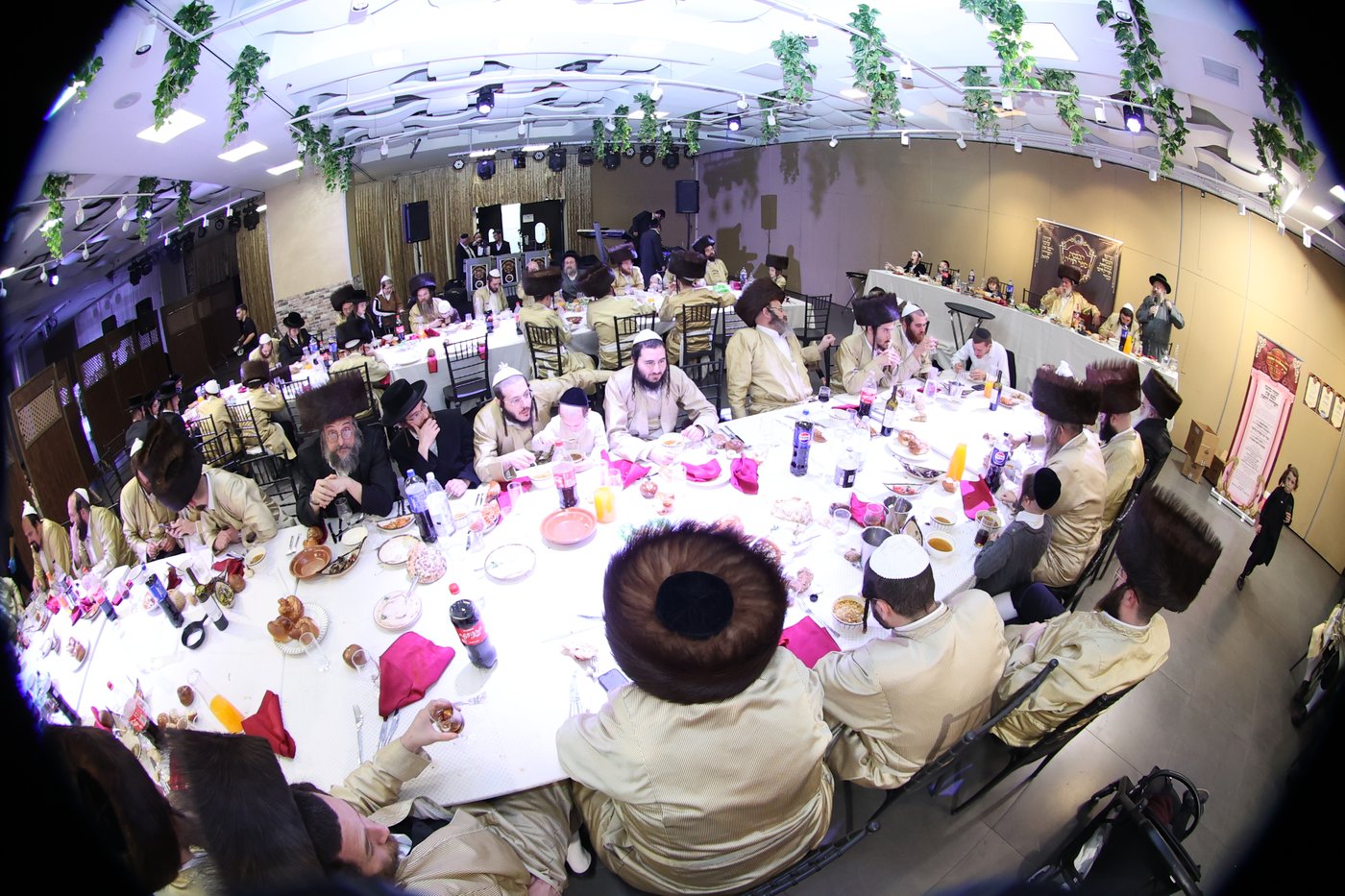 הכנסת ספר תורה בתולדות אברהם יצחק