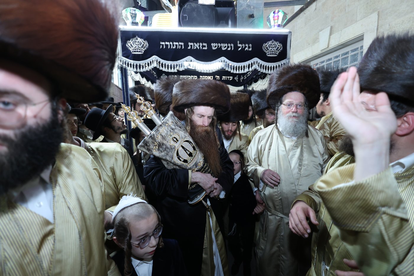 הרה"צ רבי ישראל קאהן בתהלוכה