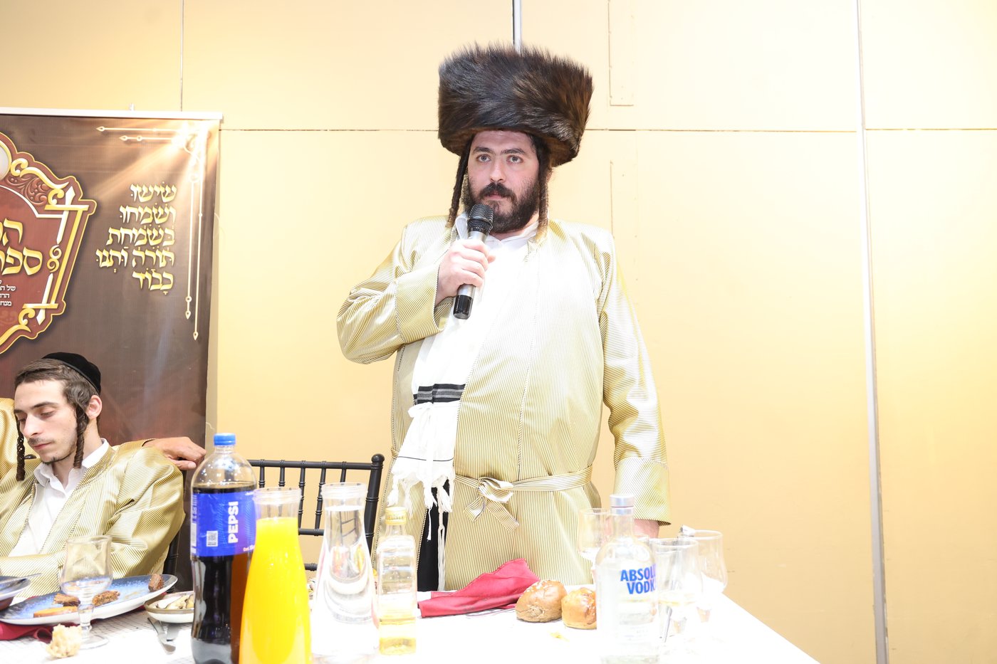 הכנסת ספר תורה בתולדות אברהם יצחק