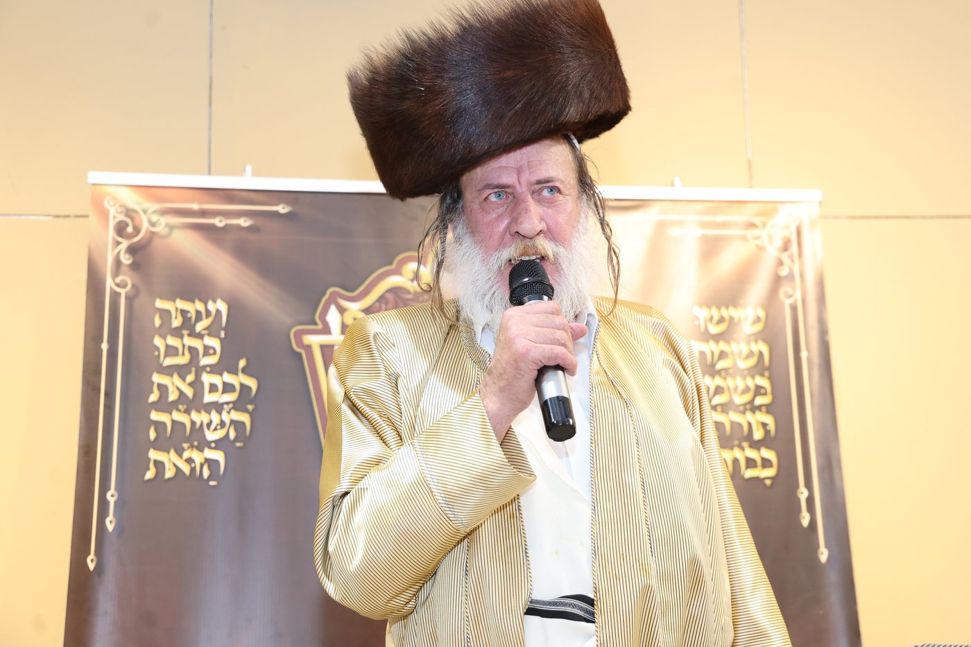 הכנסת ספר תורה בתולדות אברהם יצחק