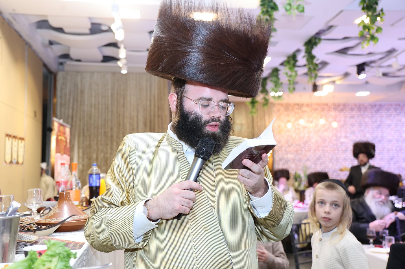 הכנסת ספר תורה בתולדות אברהם יצחק