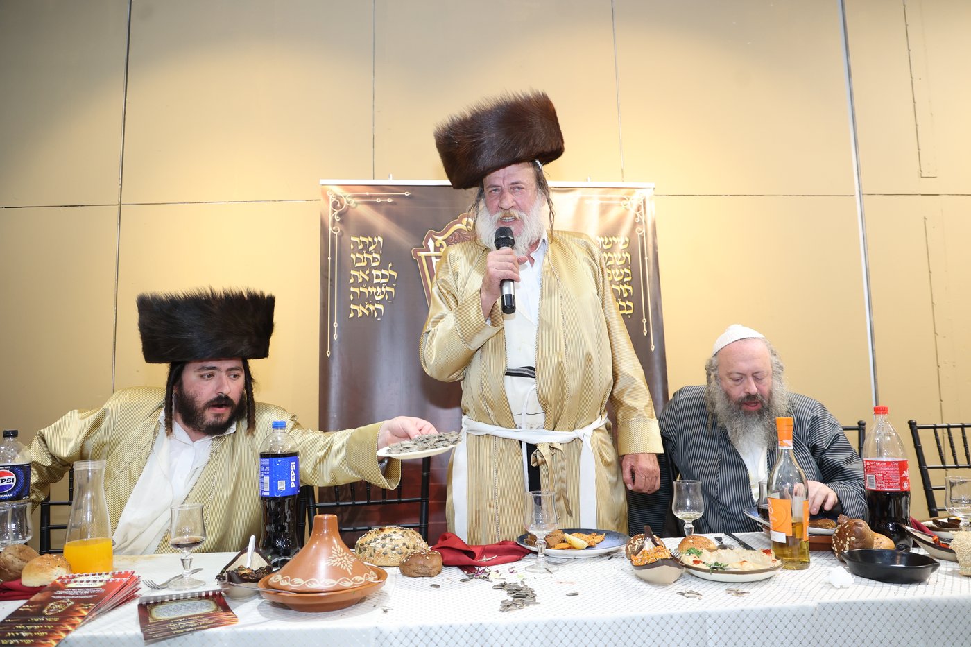 הכנסת ספר תורה בתולדות אברהם יצחק