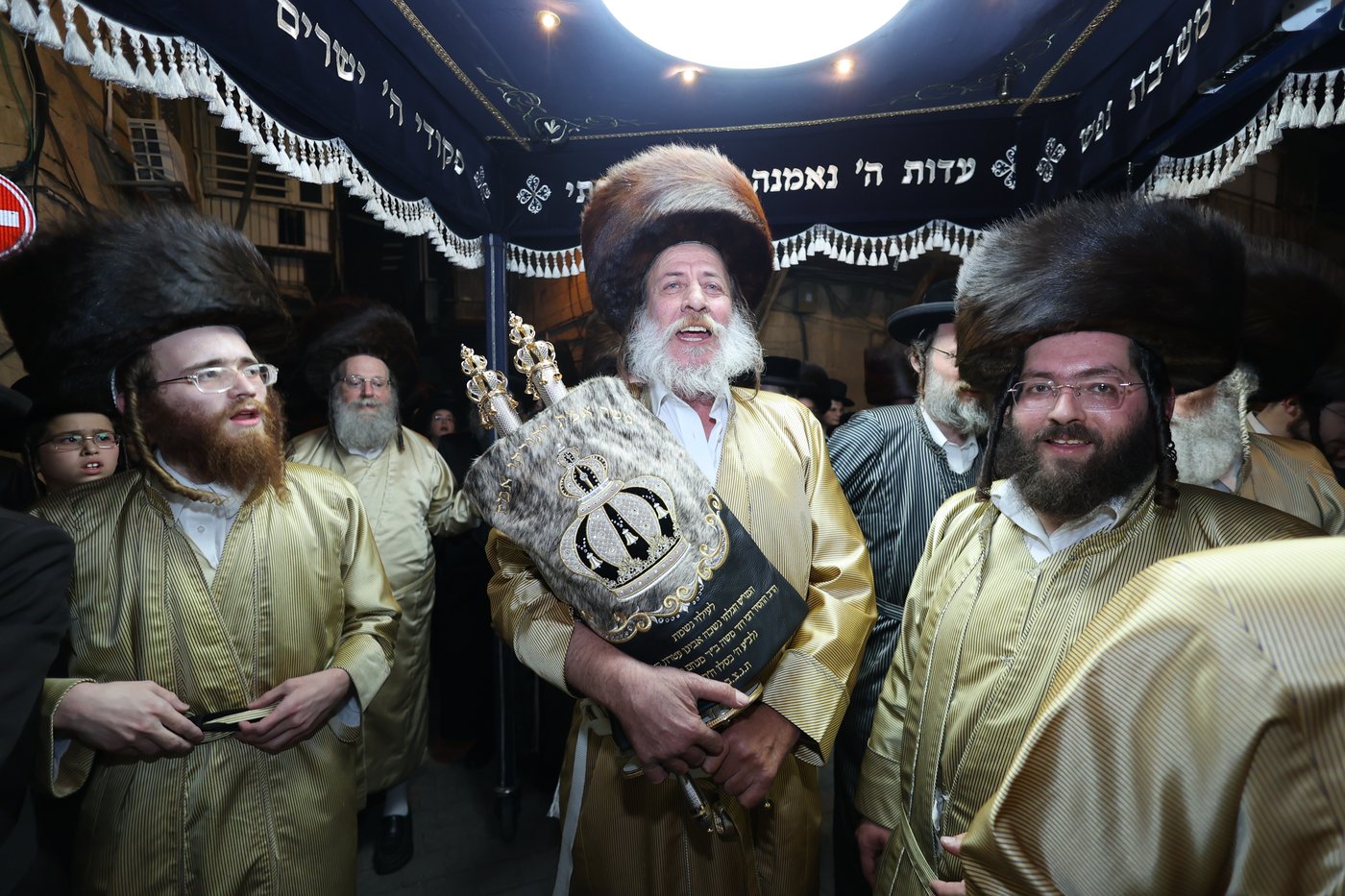 הכנסת ספר תורה בתולדות אברהם יצחק