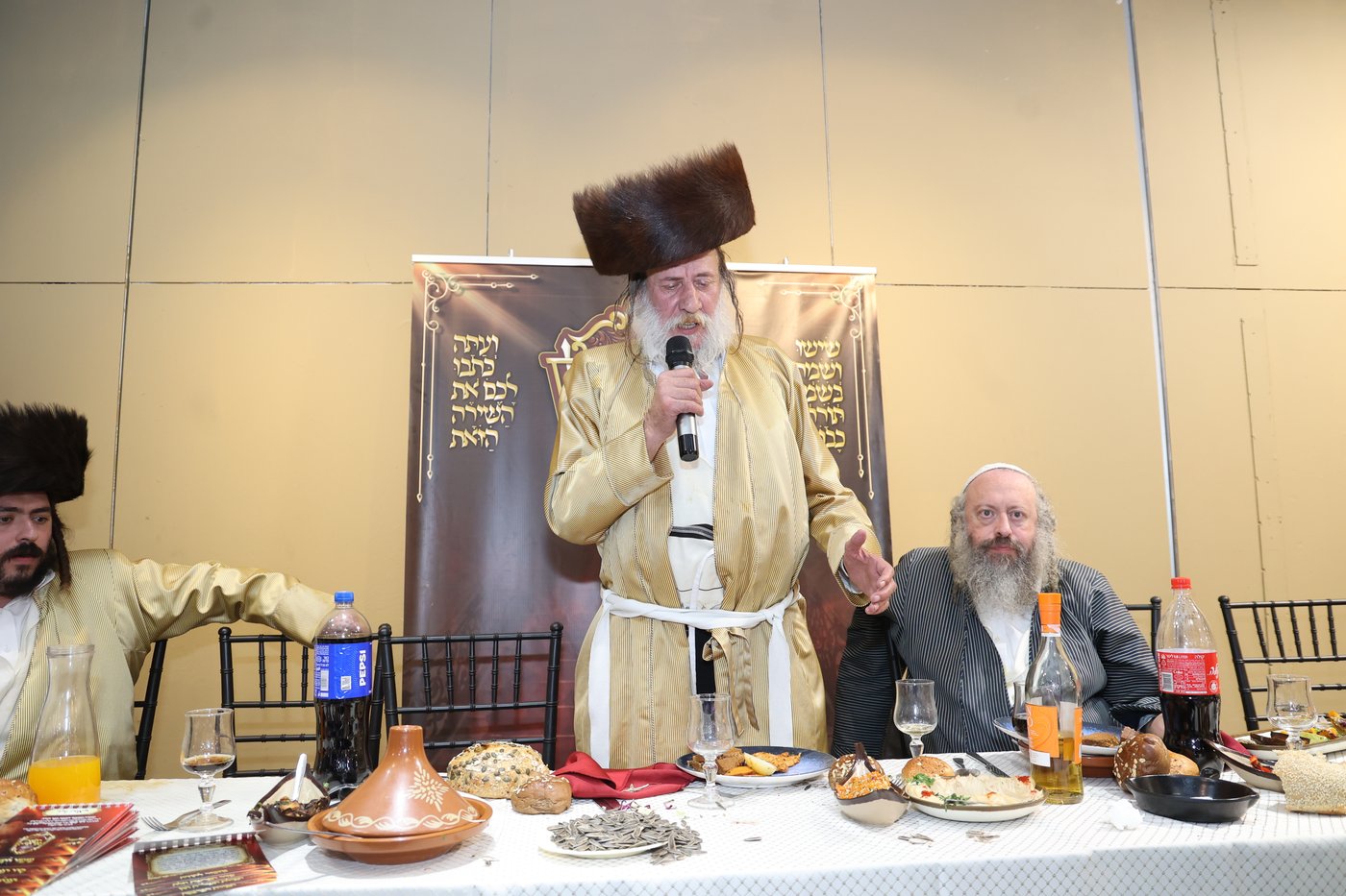 הכנסת ספר תורה בתולדות אברהם יצחק