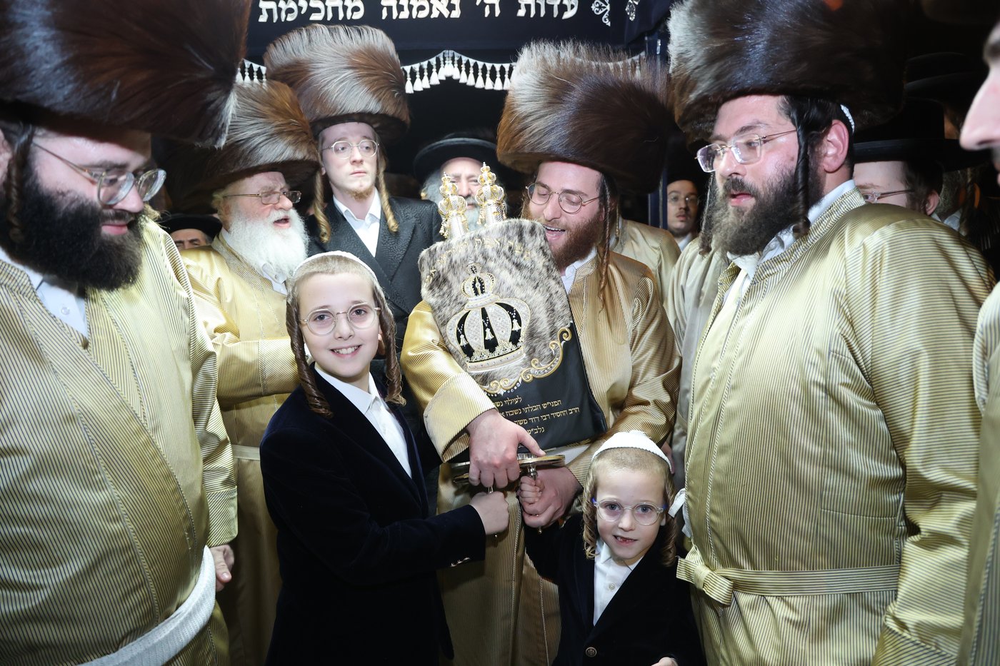 הכנסת ספר תורה בתולדות אברהם יצחק