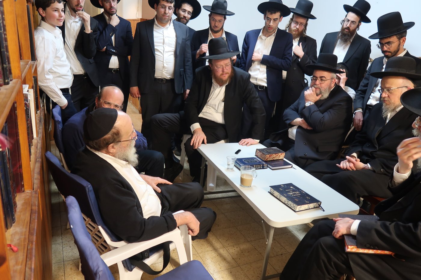 ניחום אבלים אצל הגאון רבי יהושע ארנברג