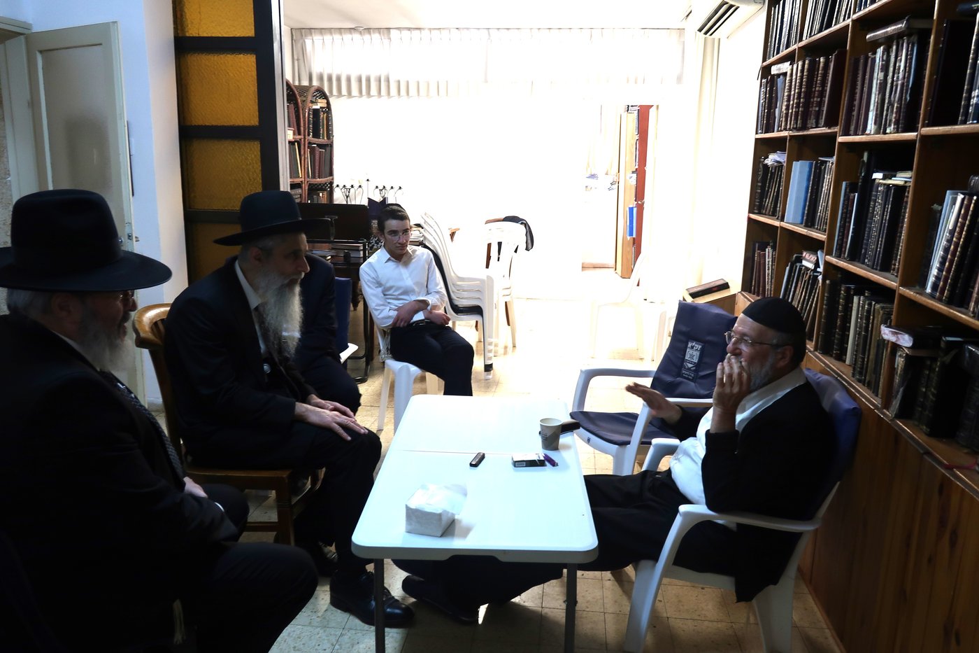 ניחום אבלים אצל הגאון רבי יהושע ארנברג