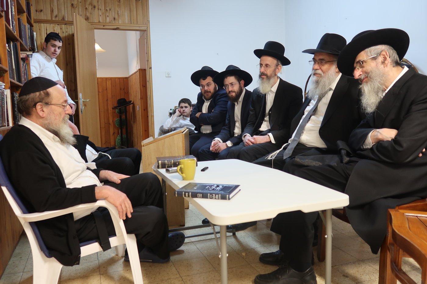 ניחום אבלים אצל הגאון רבי יהושע ארנברג