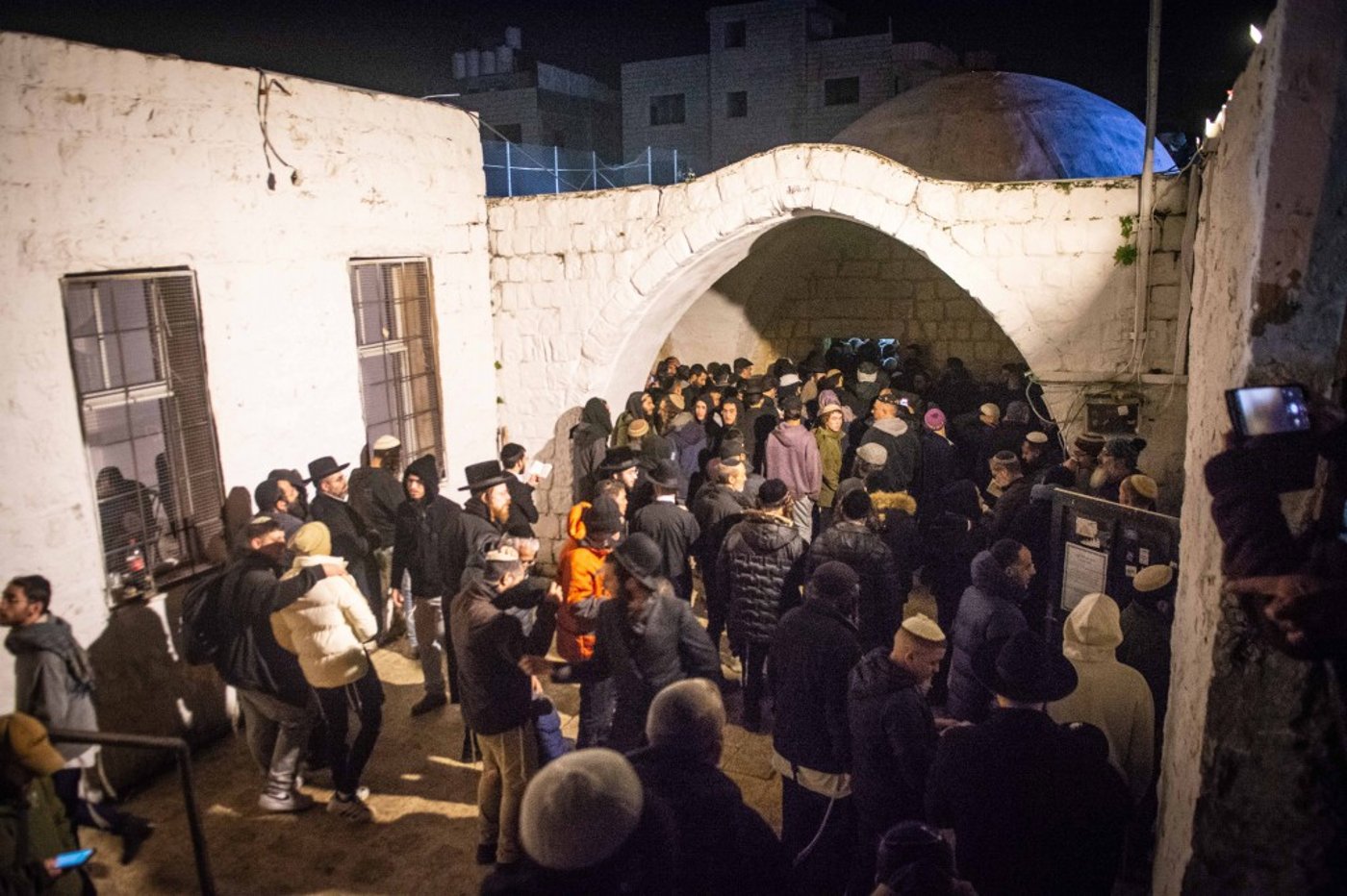 ליל עשרה בטבת בקבר יוסף שבשכם