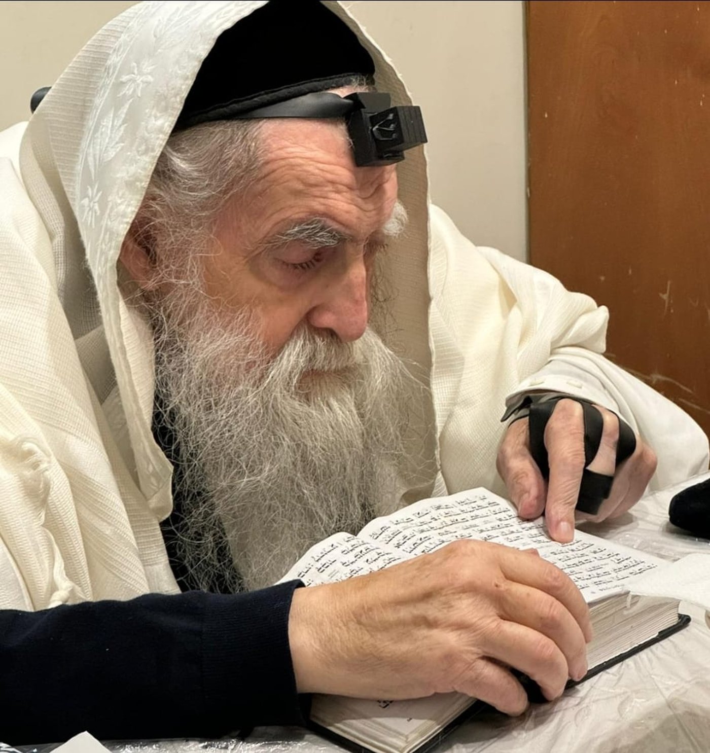 איש היראה הגה"צ רבי משה חיים אריה זצ"ל